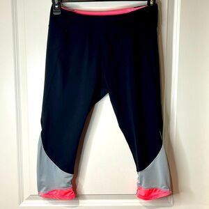 Kyodan Athletic Leggings Size Large 86” Nylon 14% Spandex. Inseam 18”. GUC